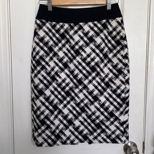 NWT WHBM Black and White Diagonal Patterned Skirt